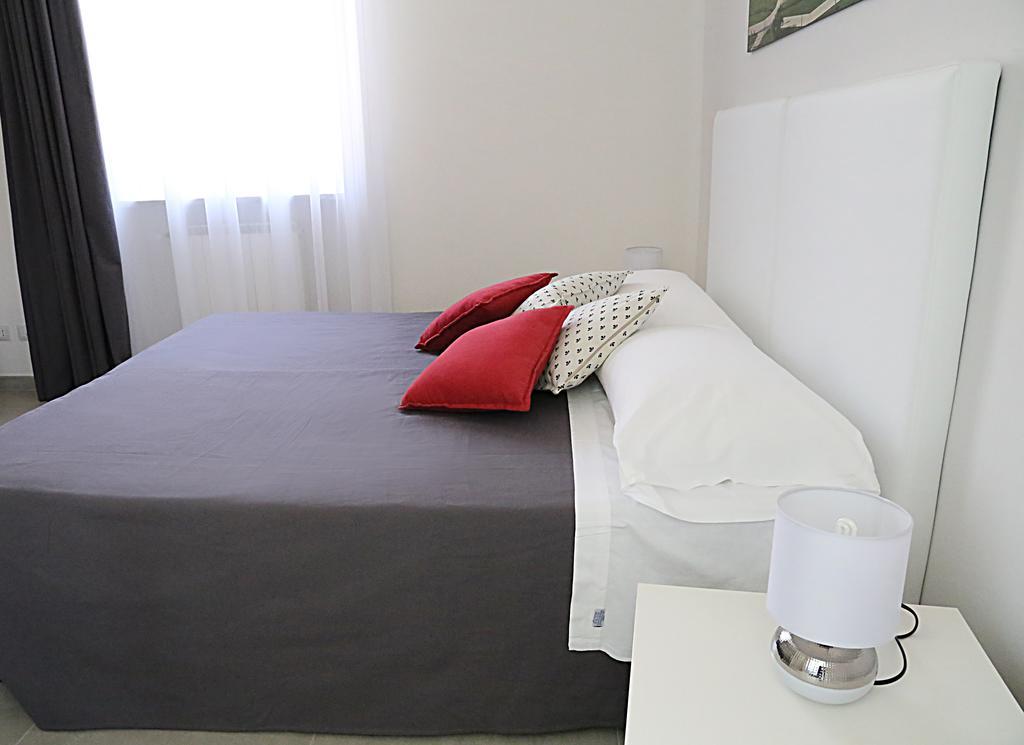 Quattro Stelle Al Porto Guest House Civitavecchia Buitenkant foto