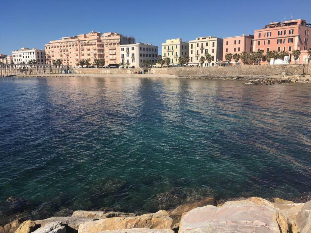 Quattro Stelle Al Porto Guest House Civitavecchia Buitenkant foto